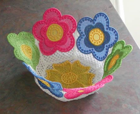 Freestanding lace bowl for Kate
