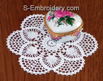 10377 Crochet table lace