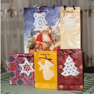 Free standing lace Christmas ornaments
