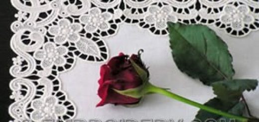 Floral freestanding lace table runner