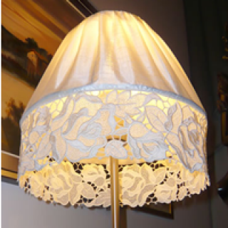 Free standing lace lamp shade
